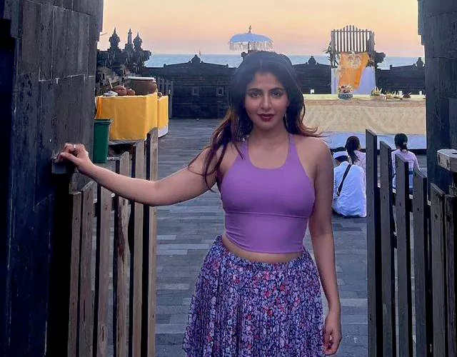 Iswarya Menon Pics